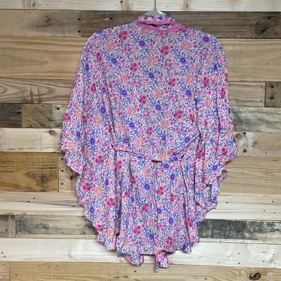 Kori size Medium Open Floral Pink Kimono Wrap with Waist Tie and Wide Sleeves - Picture 8 of 8